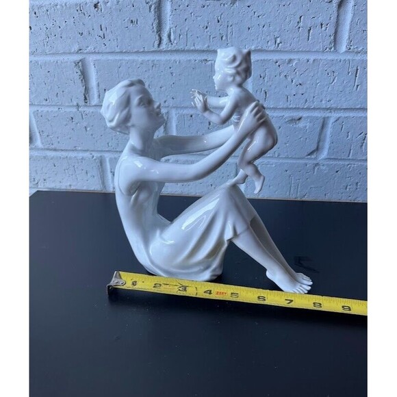 Kaiser West Germany Bisque Porcelain Mother Holding Child Figurine Signed & 398 - Picture 15 of 15